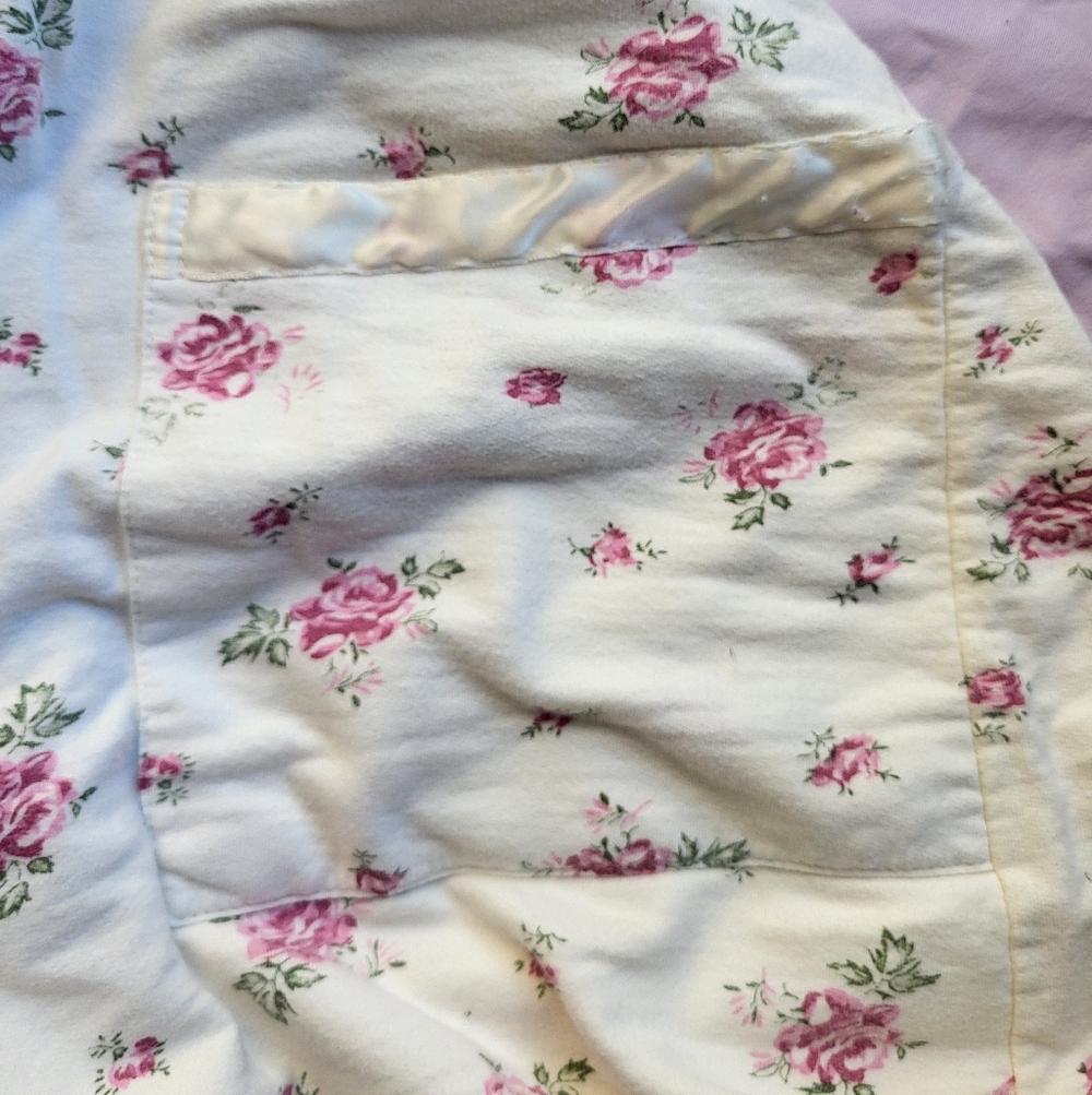 Vintage Floral Robe - Picture 2 of 6